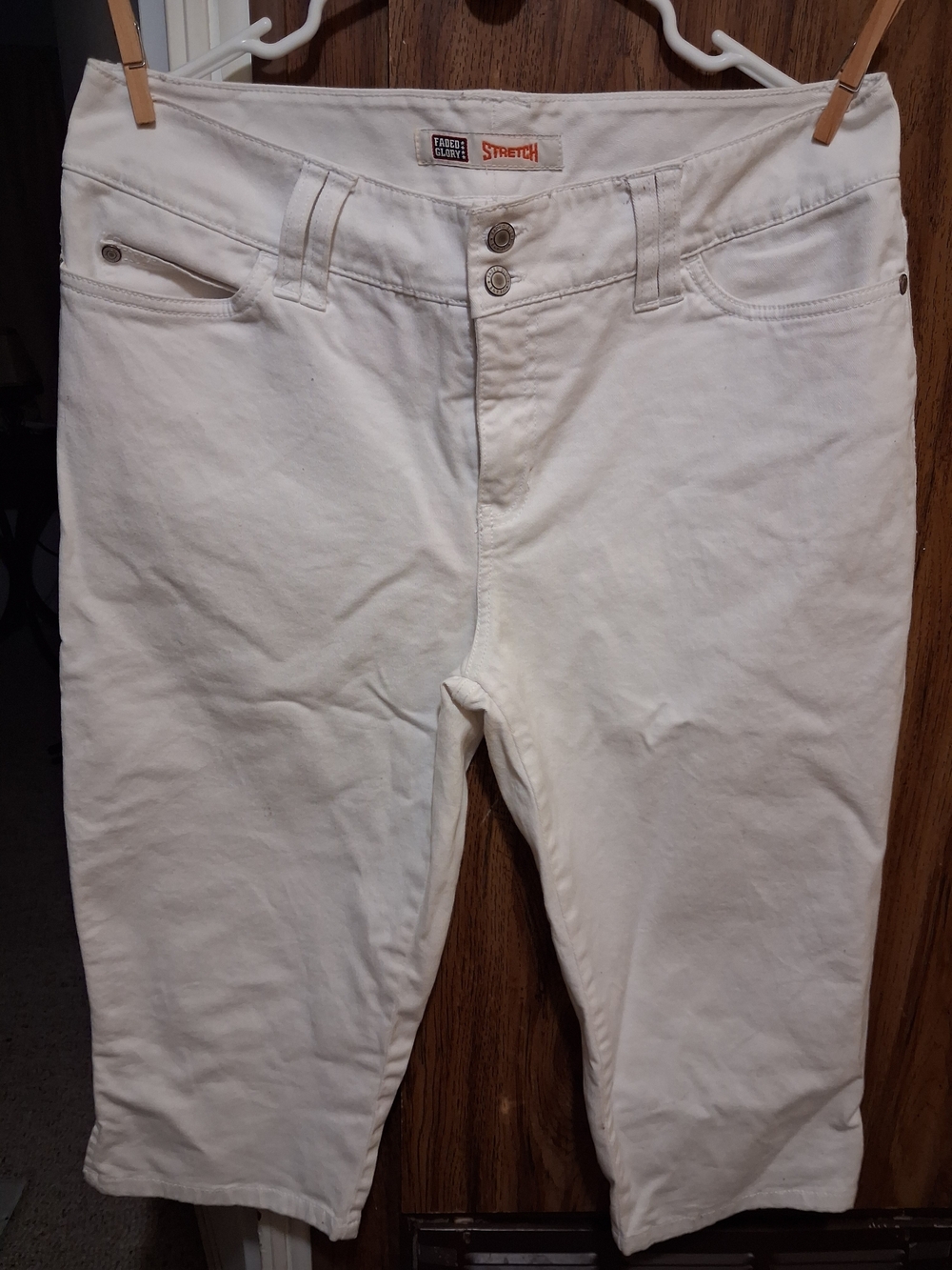 Faded Glory White Stretch Capri Jeans